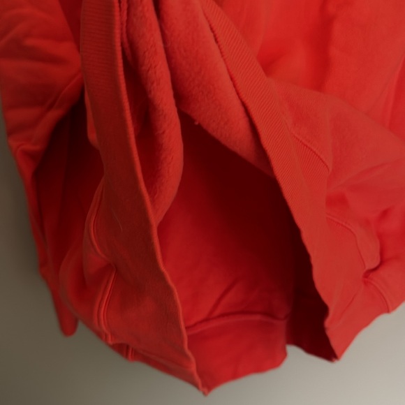 Old Navy Crewneck - Never Worn - Picture 3 of 4